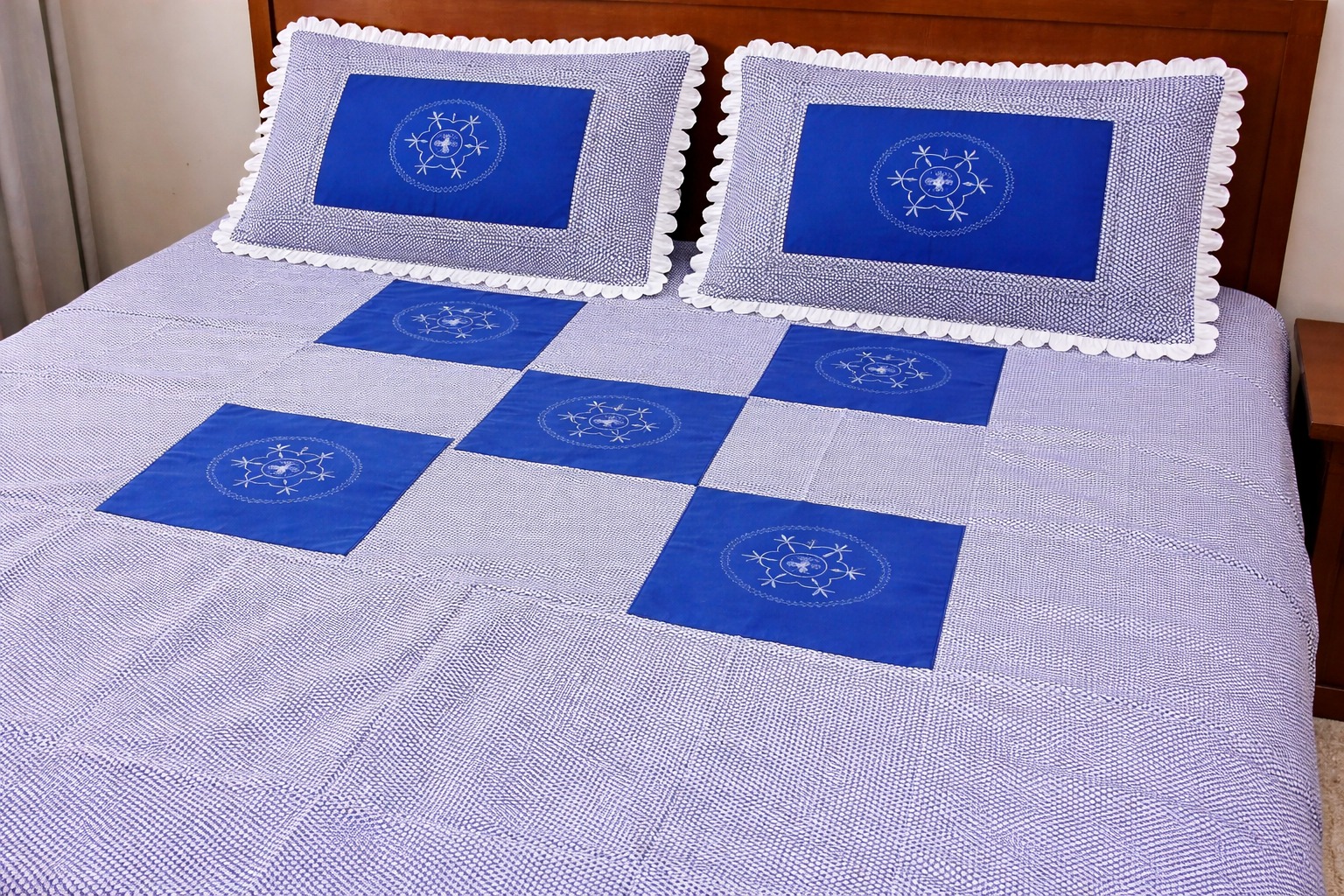 Purple luxury double bed bedheet